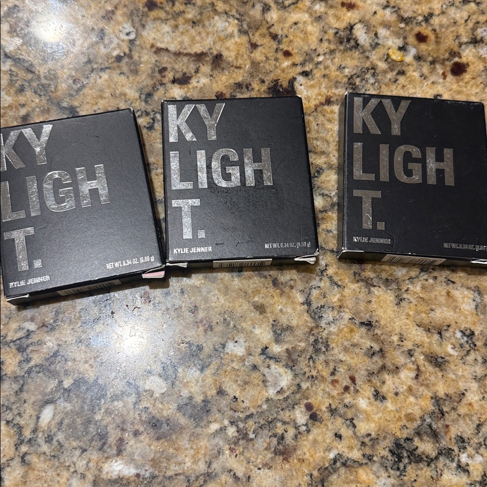Kylie cosmetic highlight bundle